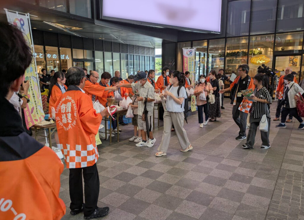 鹿児島市中央卸売市場 開設90周年記念事業  “野菜の日” 街頭キャンペーンが開催されました