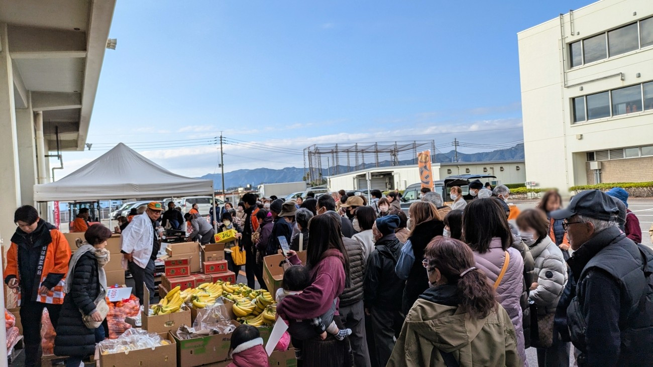 開設90周年記念「青果市場感謝祭」が開催されました